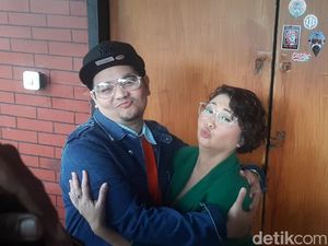 Indy Barends Kenang Momen Urus dan Kembalikan Ingatan Indra Bekti Saat Sakit Indy Barends Kenang Momen Urus dan Kembalikan Ingatan Indra Bekti Saat Sakit