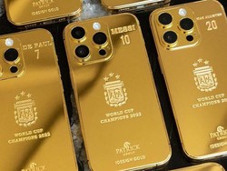 Sultan! Lionel Messi Bagi-Bagi iPhone Emas ke Timnas Argentina
