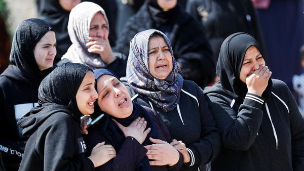 Isak Tangis Iringi Pemakaman Remaja Palestina yang Ditembak Israel