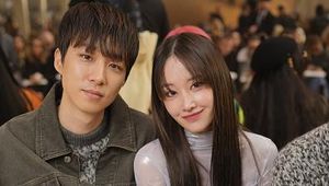 7 Gaya Jeon Jong Seo Hadiri Paris Fashion Week 2023 Bareng Pacar Sutradara
