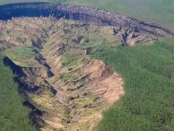 Rekaman Drone Ungkap Gerbang ke Dunia Bawah Melebar