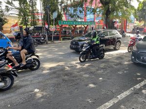 Jalan Komjen M Jasin Depok Rusak Bikin Pemotor Jatuh, Pemkot: Akan Diperbaiki