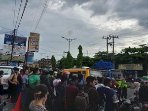 Warga Heboh, Siswi di Medan Dirampok dalam Angkot!