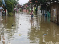 Banjir Bumirejo Pati Naik Jadi 1,5 Meter, Seratusan Warga Ngungsi