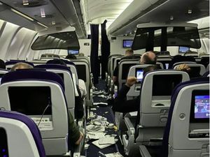 Penumpang Kisahkan Detik-detik Singapore Airlines Mengalami Turbulensi Parah