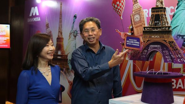 Meriah Bareng Mega Mengajak Nasabah Keliling Dunia