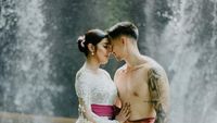 8 Foto Mesra Millen Cyrus Bareng Pacar Baru Bulenya yang Akhirnya Diekspos