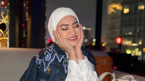 Aksi Nathalie Holscher Masak Aneka Makanan di Dapur Bikin Ngiler!