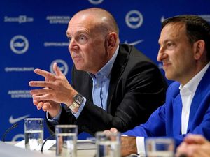 Canda Bos Brighton: Mungkin Chelsea Juga Incar Cleaning Service Kami