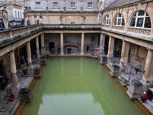 Penampakan Pemandian Suci Romawi yang Terkutuk