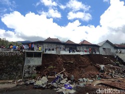 Rewang Hajatan, 8 Warga Getasan Semarang Ketiban Longsor
