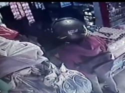 Nenek Penjaga Warung Dirampok-Dipukul Pakai Balok di Medan