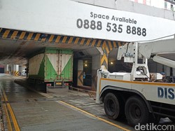 Buntut Sopir Tak Tahu soal Underpass Tanah Abang Bikin Truk Nyangkut