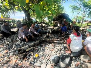 Warga di Pantai Beraban Keluhkan Kondom Berserak di Pondokan