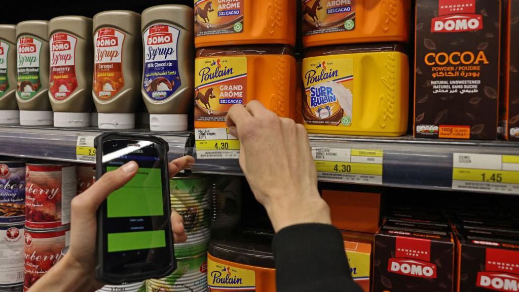 Supermarket Lebanon Mulai Hargai Barang dalam Dolar AS