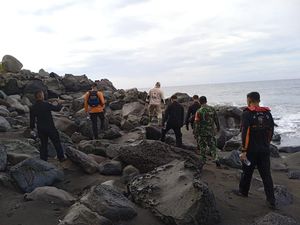 Pencarian Ayah dan Anak yang Hilang Terseret Banjir Disetop di Hari Ketujuh