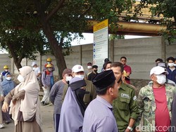 Keluhkan Bau Menyengat, Warga Geruduk Pabrik Pengolahan Jagung di Cilegon