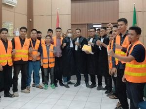 10 Mahasiswa Terdakwa Demo Maut di Palopo Divonis Bebas, 2 Dihukum Penjara 10 Mahasiswa Terdakwa Demo Maut di Palopo Divonis Bebas, 2 Dihukum Penjara