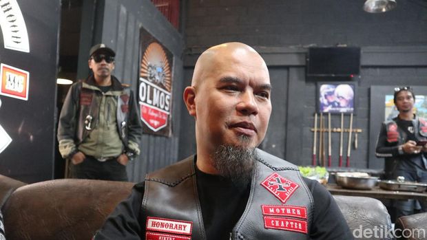 Ahmad Dhani menyebut pamer kekayaan di media sosial norak.