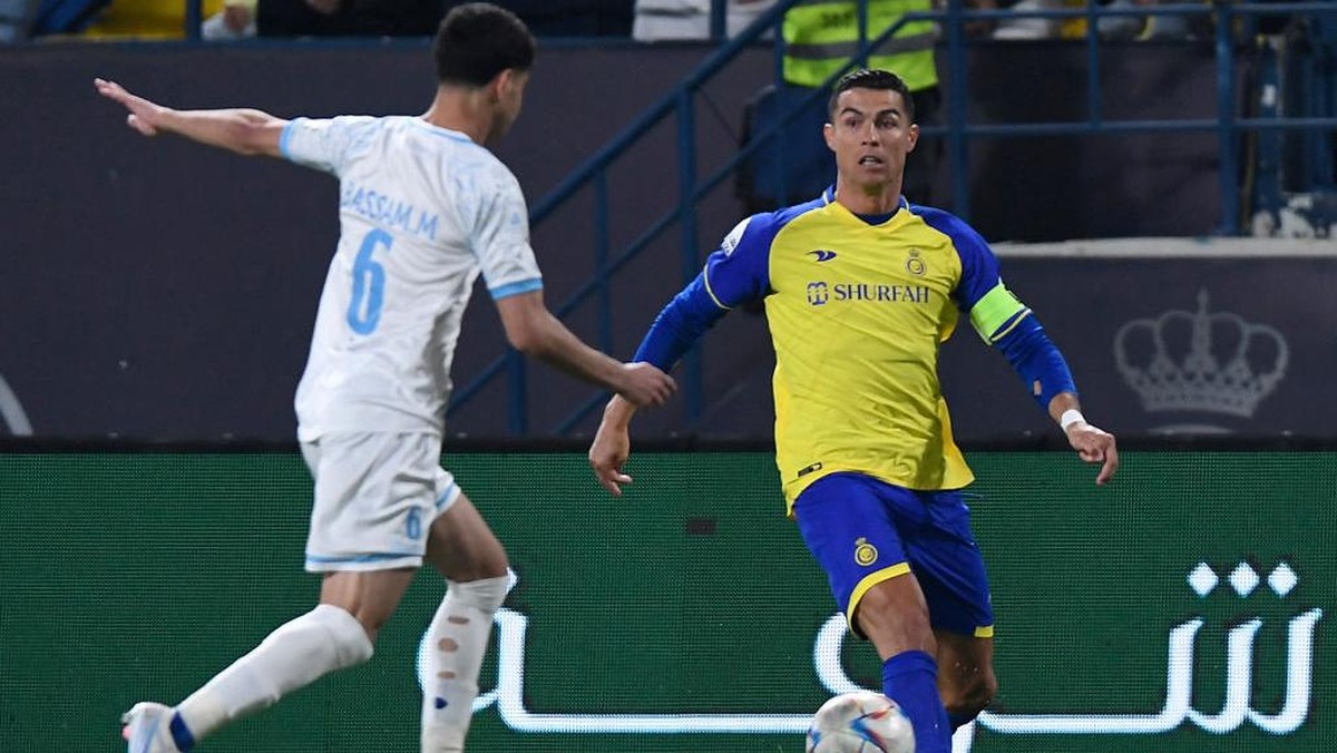Al Nassr menang 3-1 atas Al Batin, tapi Cristiano Ronaldo gagal bikin gol (AFP via Getty Images/-)