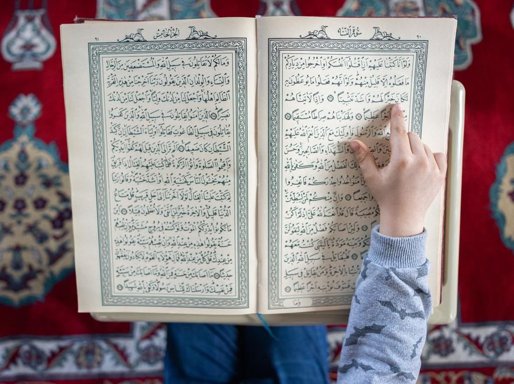 Hukum Bacaan Waqaf: Ini Arti, Pembagian, dan Tandanya