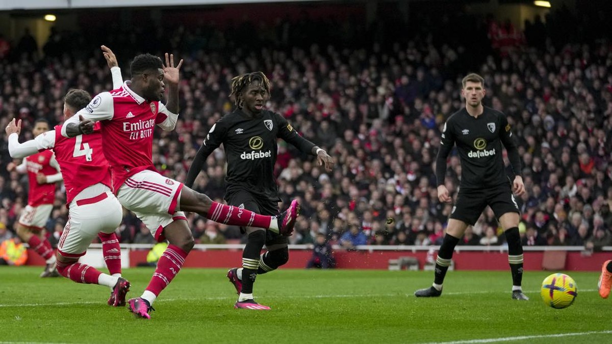 Arsenal menang dramatis atas Bournemouth di Emirates Stadium. (Foto: AP/Kin Cheung)