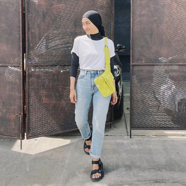 Ayudia dengan jeans untuk ke kantor/Sumber: IG @ayudiac