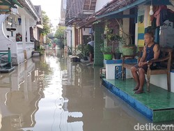 Bengawan Solo Meluap di Bojonegoro, Warga Belum Tersentuh Bantuan