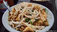 Sarapan Nikmat di Bubur Ayam Sunda Sudirman yang Kondang Sejak 1999