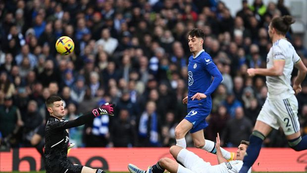 LONDON, ENGLAND - MARCH 04: Kai Havertz of Chelsea shoots as Illan Meslier of Leeds United attempts to save during the Premier League match between Chelsea FC and Leeds United at Stamford Bridge on March 04, 2023 in London, England. (Photo by Darren Walsh/Chelsea FC via Getty Images)