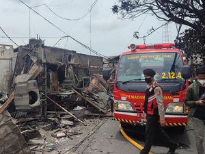 Muncul Api di Lokasi Kebakaran Depo Plumpang, Damkar Kembali Meluncur Muncul Api di Lokasi Kebakaran Depo Plumpang, Damkar Kembali Meluncur