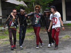 Glenn & The Vicious Boys Eksis Lagi Lewat Sarkas