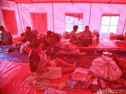 Warga Korban Kebakaran Depo BBM Plumpang Butuh Toilet di Pengungsian