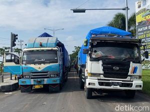 Pantura Pati-Rembang Macet 10 Km, Sopir Truk: Bingung Mau Melintas Jalan Mana Pantura Pati-Rembang Macet 10 Km, Sopir Truk: Bingung Mau Melintas Jalan Mana