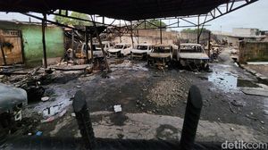 Mobil-Motor Hangus Imbas Kebakaran Depo Plumpang