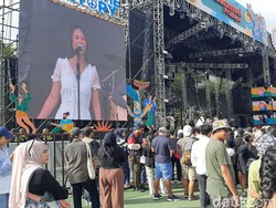 Nadin Amizah Temani Senja Wargi Bandung di Now Playing Festival