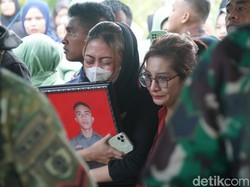 Kesedihan Ibu Praka Jumardi Prajurit TNI yang Gugur Ditembak KKB di Papua