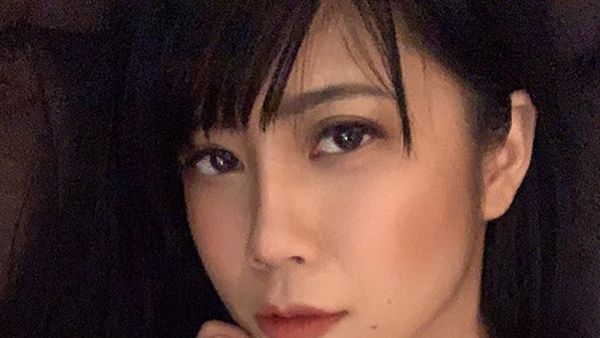 Foto Streamer yang Jadi Kontroversi karena Pakai Payudara Palsu Saat Live