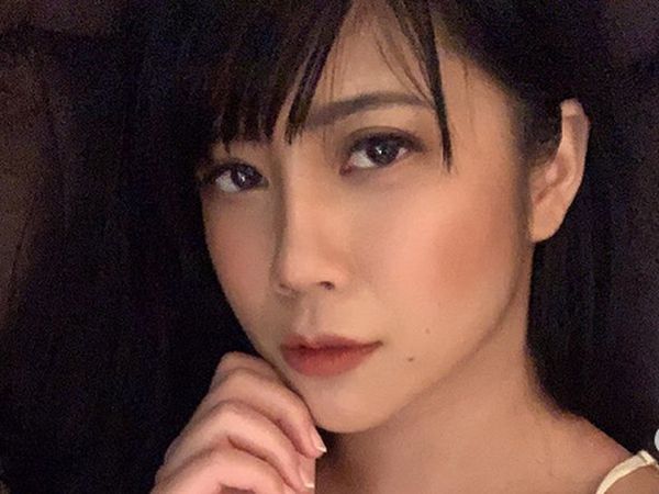 Foto Streamer yang Jadi Kontroversi karena Pakai Payudara Palsu Saat Live