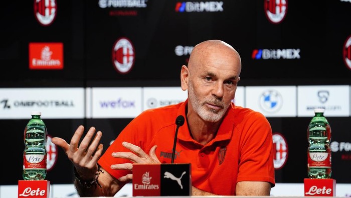 CAIRATE, ITALY - MARCH 03: Head Coach of AC Milan, Stefano Pioli attends a press conference at Milanello on March 03, 2023 in Cairate, Italy. (Photo by Pier Marco Tacca/AC Milan via Getty Images)