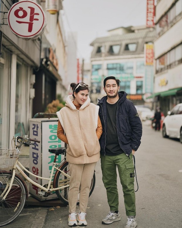 Syahnaz dan Jeje saat di Korea/Sumber: IG @syahnazs Syahnaz dan Jeje saat di Korea/Sumber: IG @syahnazs