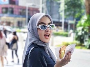 Nyaris Kembar, Beda Gaya Syahrini dan Nagita Slavina Tenteng Tas Rp 1,5 M