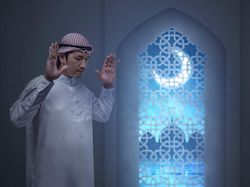 Tips agar Konsisten Salat Subuh Tepat Waktu, Muslim Bisa Contoh Ya