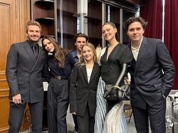 Bantah Isu Tak Rukun dengan Menantu, Victoria Beckham Pose Bareng Nicola Peltz