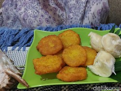Yuk Cicipi Manis Legit Wingko Durian Goreng dari Lamongan