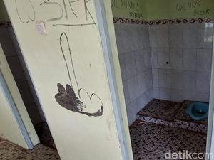 Gua Jegles Kediri Juga Jadi Sasaran Vandalisme, Toilet Dicoreti Nyenuk