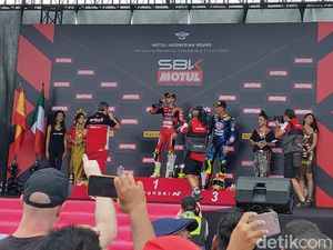 WSBK Hari Kedua, Penonton Sepi tapi Balapannya Seru