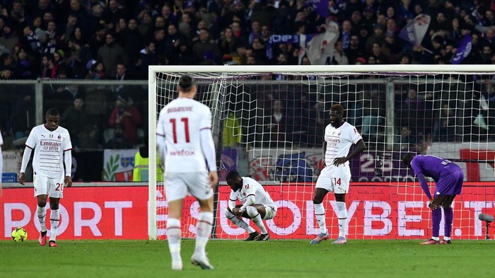 Soccer Football - Serie A - Fiorentina v AC Milan - Stadio Artemio Franchi, Florence, Italy - March 4, 2023  AC Milans Fikayo Tomori and Tiemoue Bakayoko look dejected after the match REUTERS/Jennifer Lorenzini