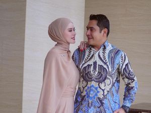 Teka-teki Angel Lelga yang Disebut Sudah Nikah Lagi Teka-teki Angel Lelga yang Disebut Sudah Nikah Lagi