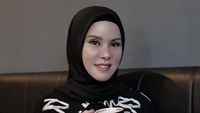 Angel Lelga Hobi Ngopi, Ini  Momennya Saat Hangout Menikmati Kopi
